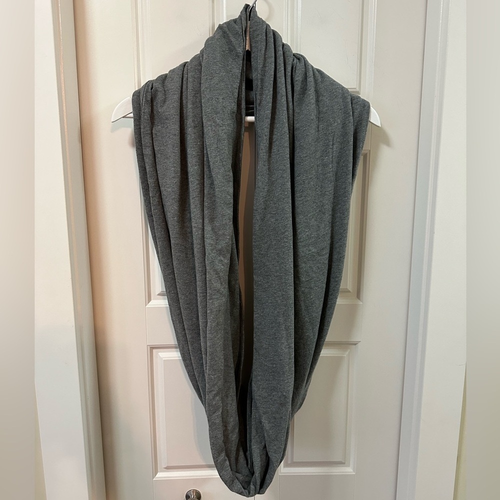 Lululemon Infinity Scarf | Dark Grey